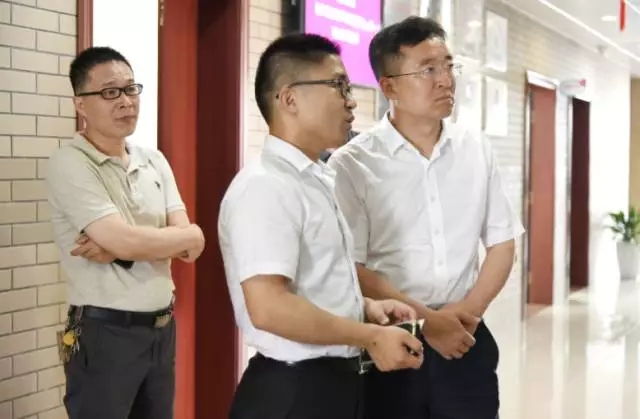 厦门集美区孙建辉常务副区长一行 位临厦门东东东参观指导